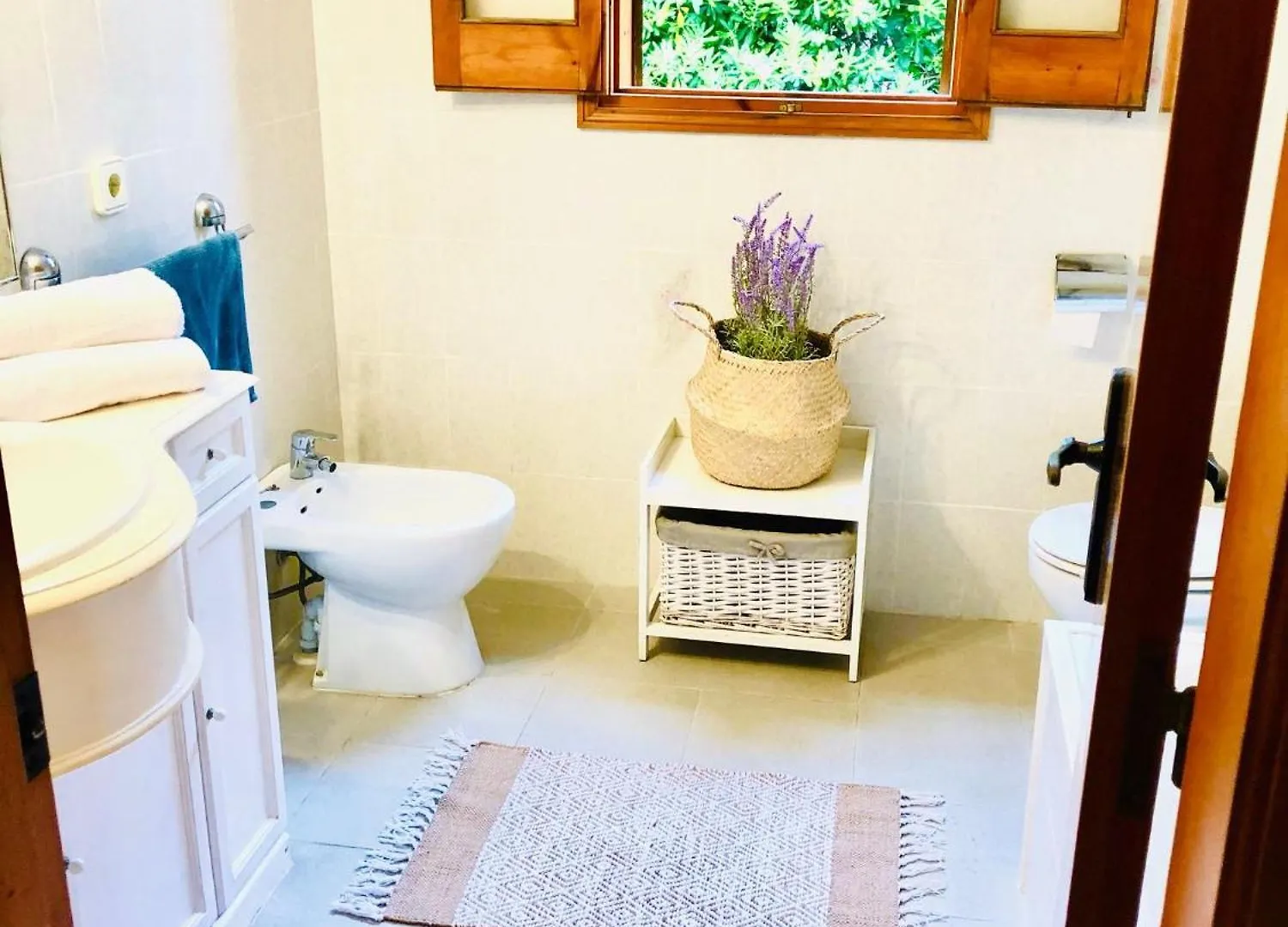 Leon 3 Bedroom Villa, Cap Dartrutx Cala en Bosch